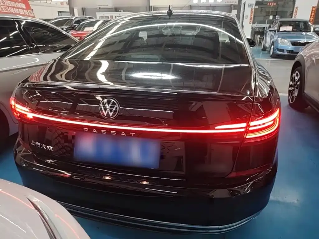 Volkswagen Passat — фото 6
