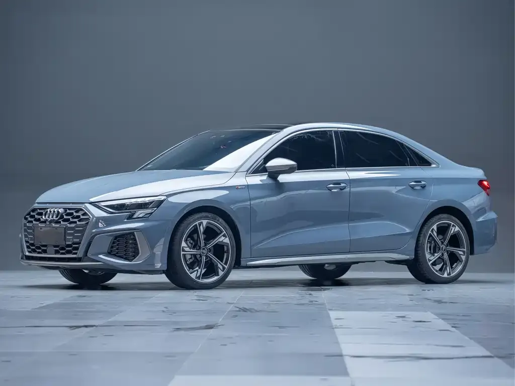 Audi A3 — фото 1