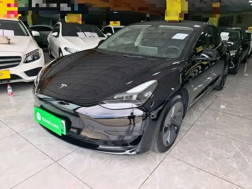 Tesla Model 3 — фото 1