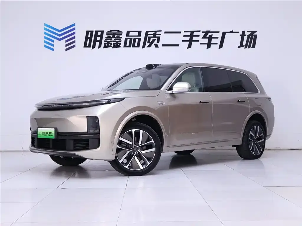 Li Auto L9 — фото 9