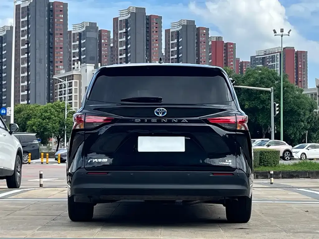 Toyota Sienna 2024 из CN, фото 9