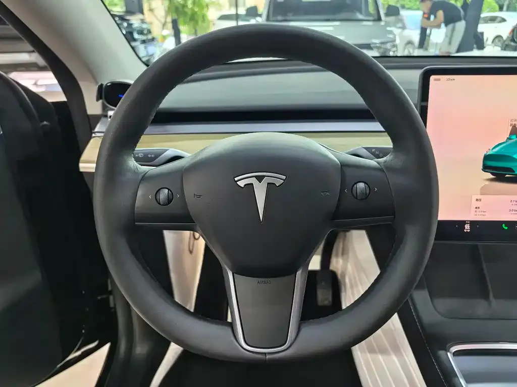 Tesla Model Y — фото 3