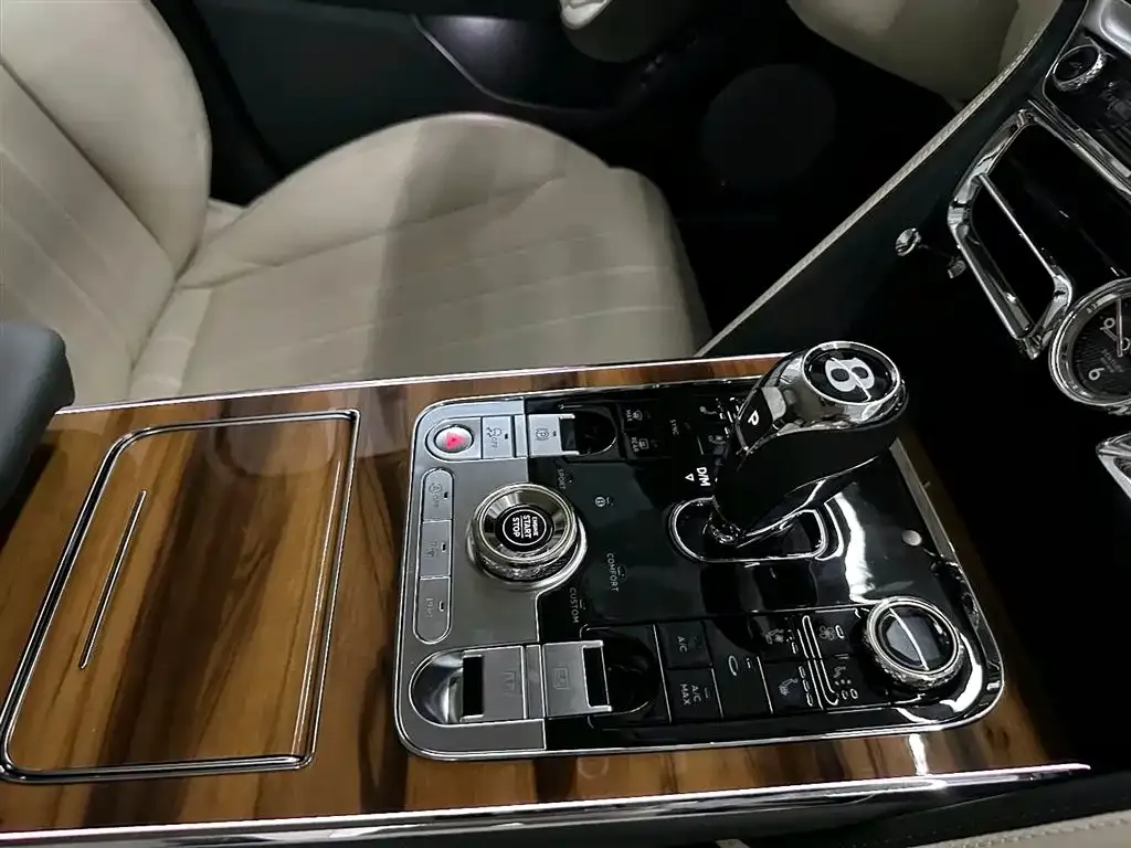 Bentley Flying Spur — фото 2