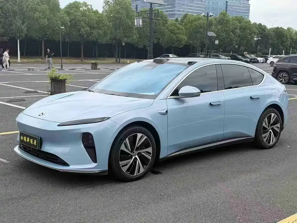 NIO ET5