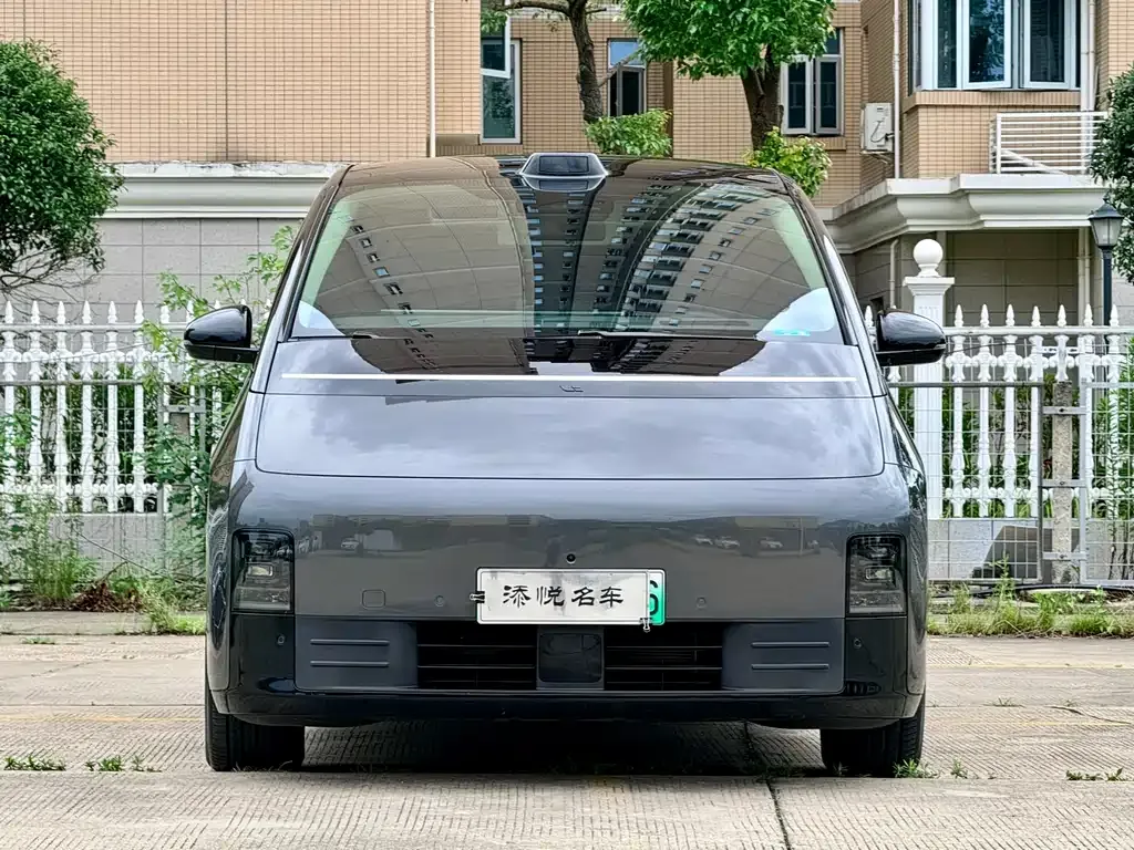 Li Auto MEGA