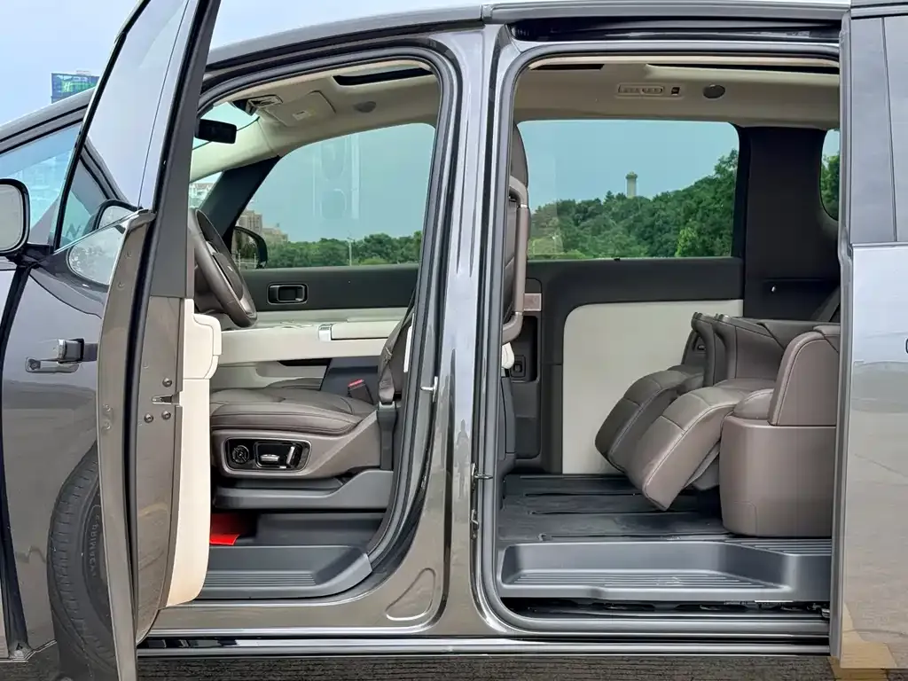 Li Auto MEGA 2024 из CN, фото 4