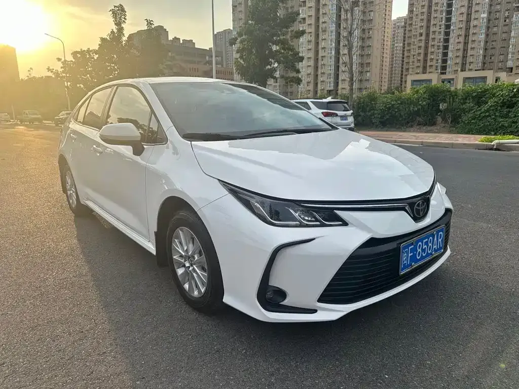 Toyota Corolla — фото 4