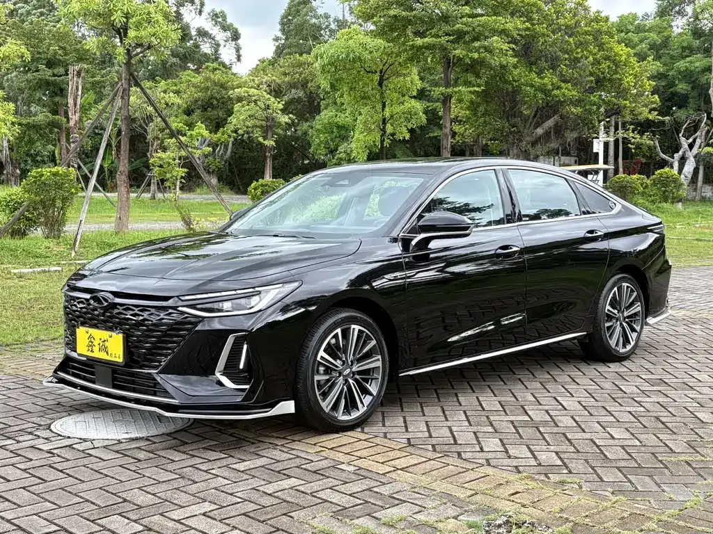 Chery Arrizo 8