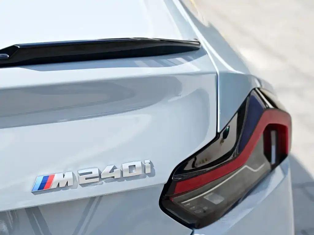 BMW M240i — фото 2