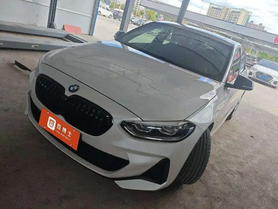 BMW 1 Series — фото 1