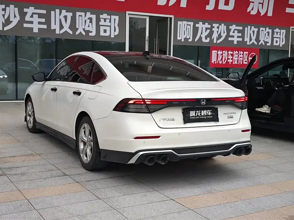 Honda Accord — фото 6