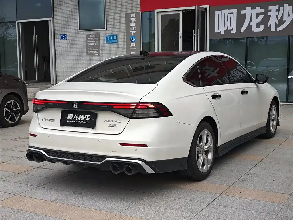 Honda Accord — фото 8