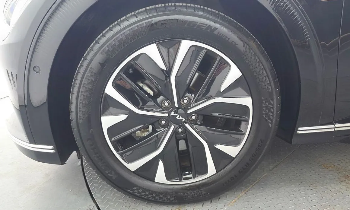Kia EV6 — фото 9