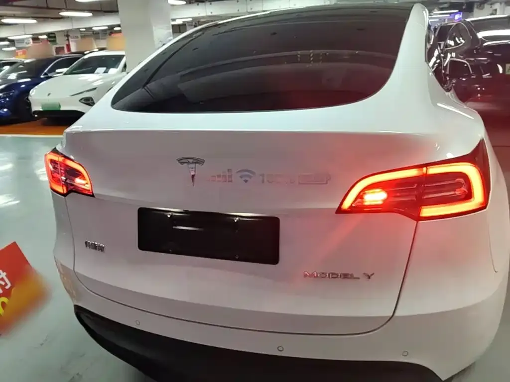 Tesla Model Y — фото 4