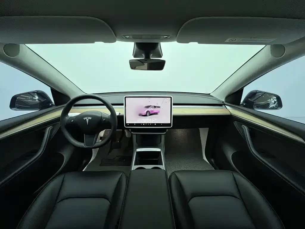 Tesla Model Y — фото 7