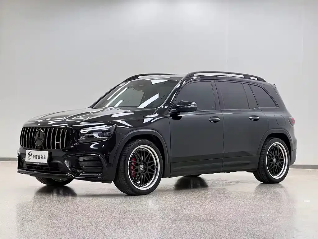 Mercedes-Benz GLB AMG — фото 1