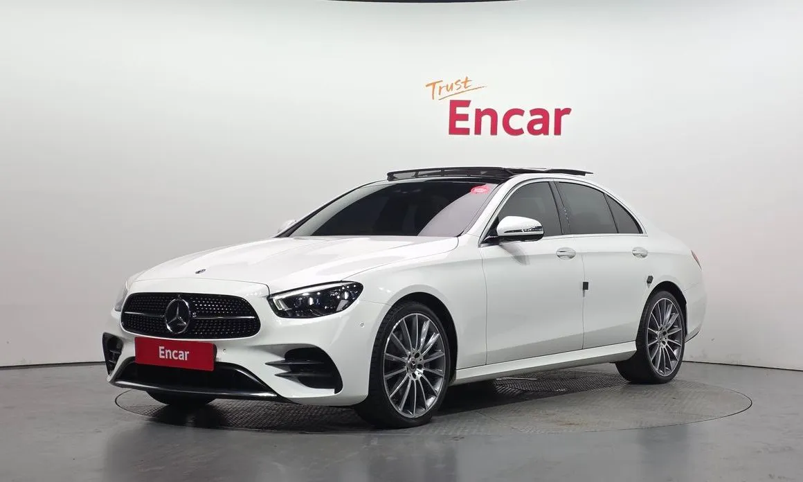 Mercedes-Benz E-Class — фото 1