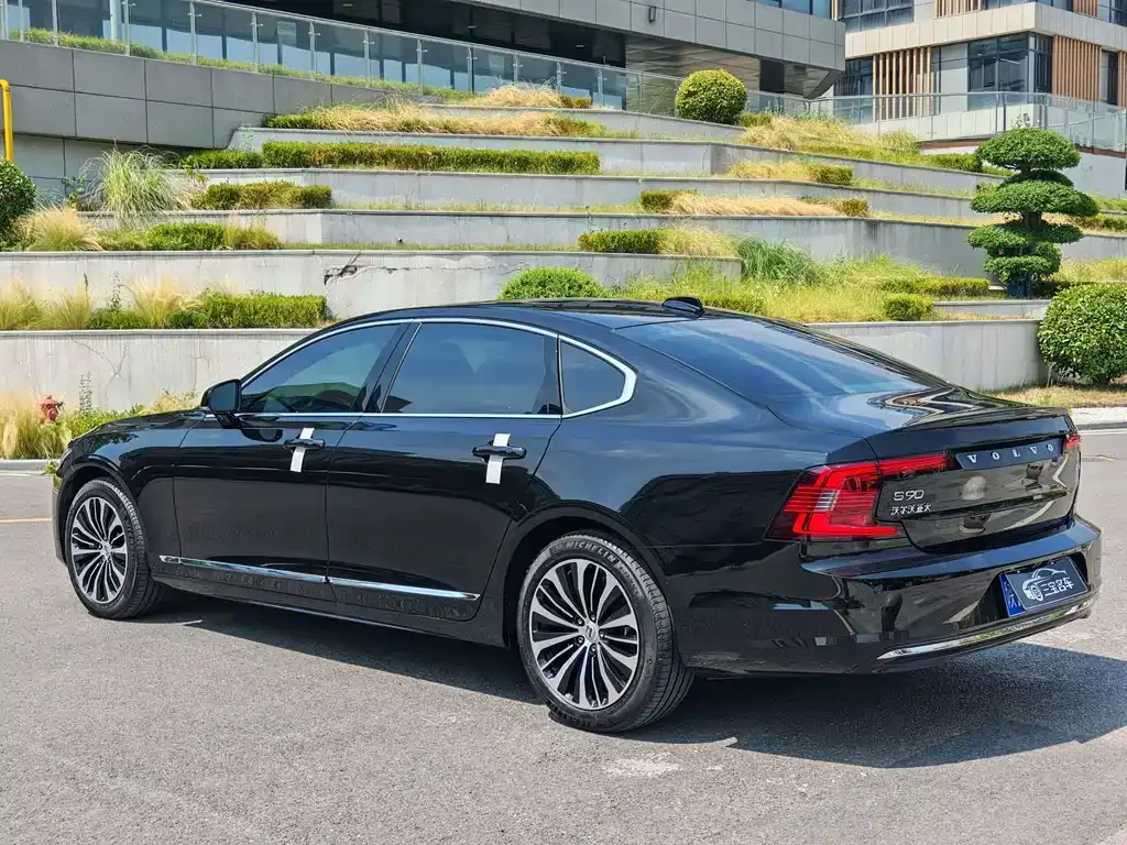 Volvo S90 — фото 7