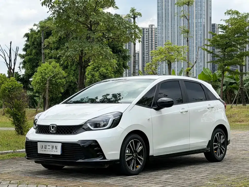 Honda Fit — фото 1