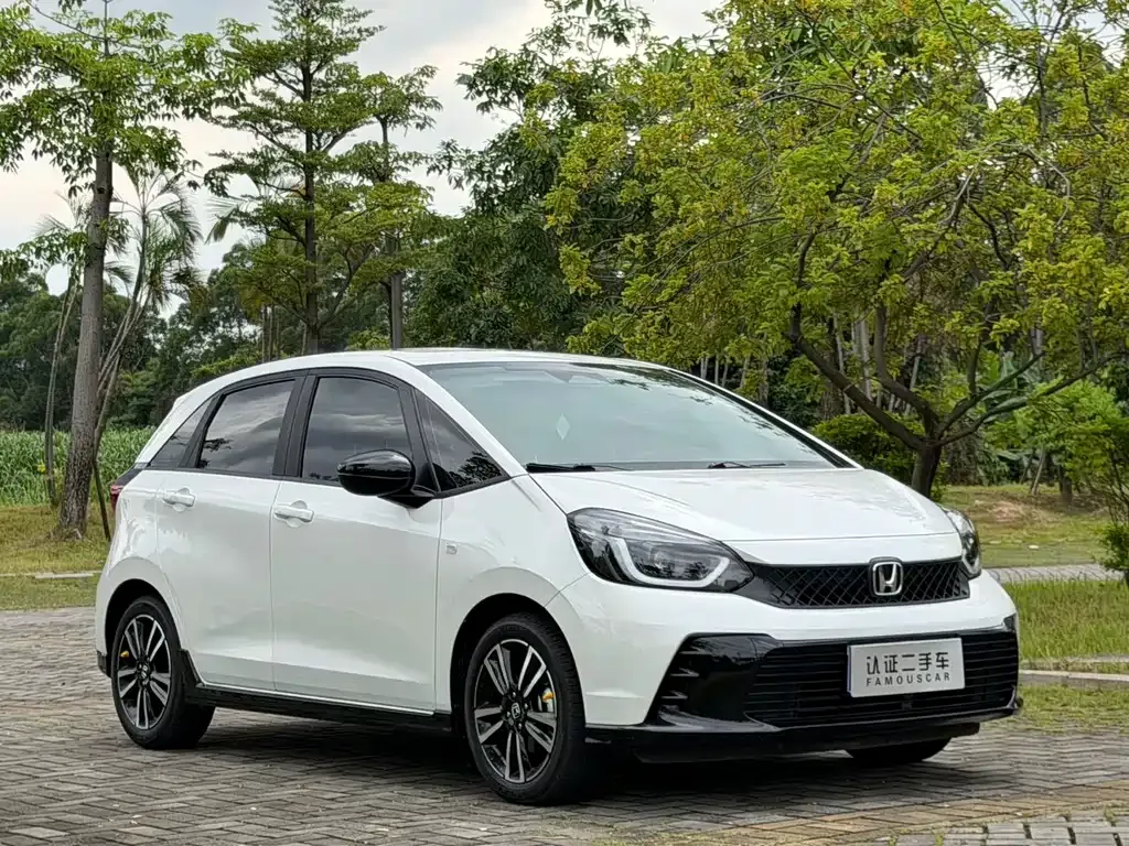 Honda Fit — фото 10