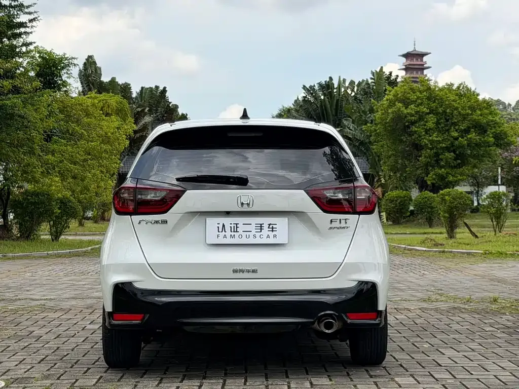 Honda Fit — фото 5