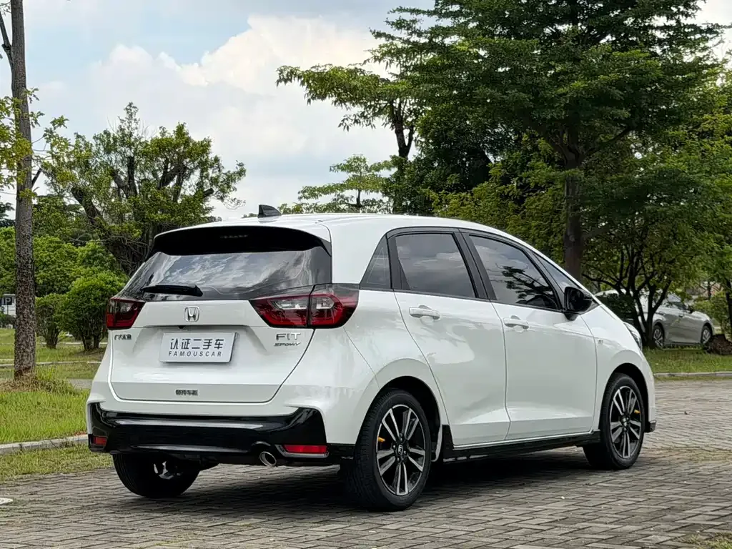 Honda Fit — фото 9