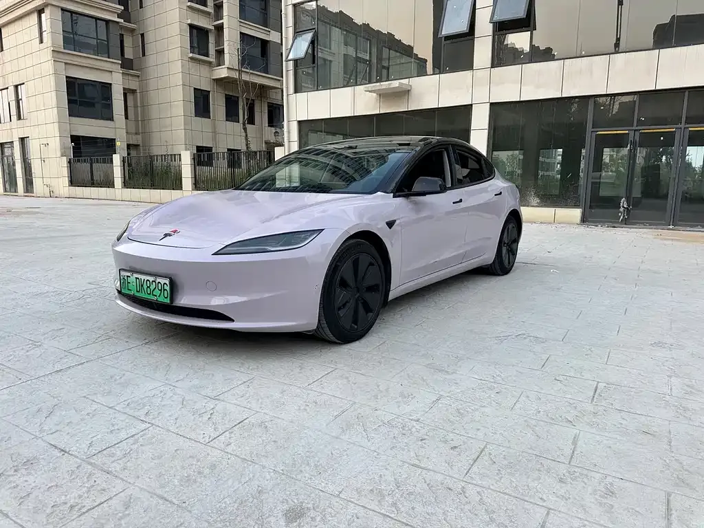 Tesla Model 3 — фото 1