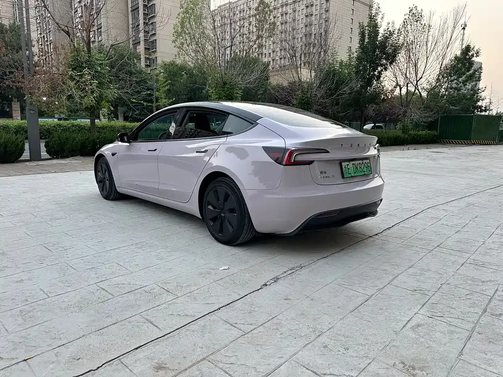 Tesla Model 3 — фото 9