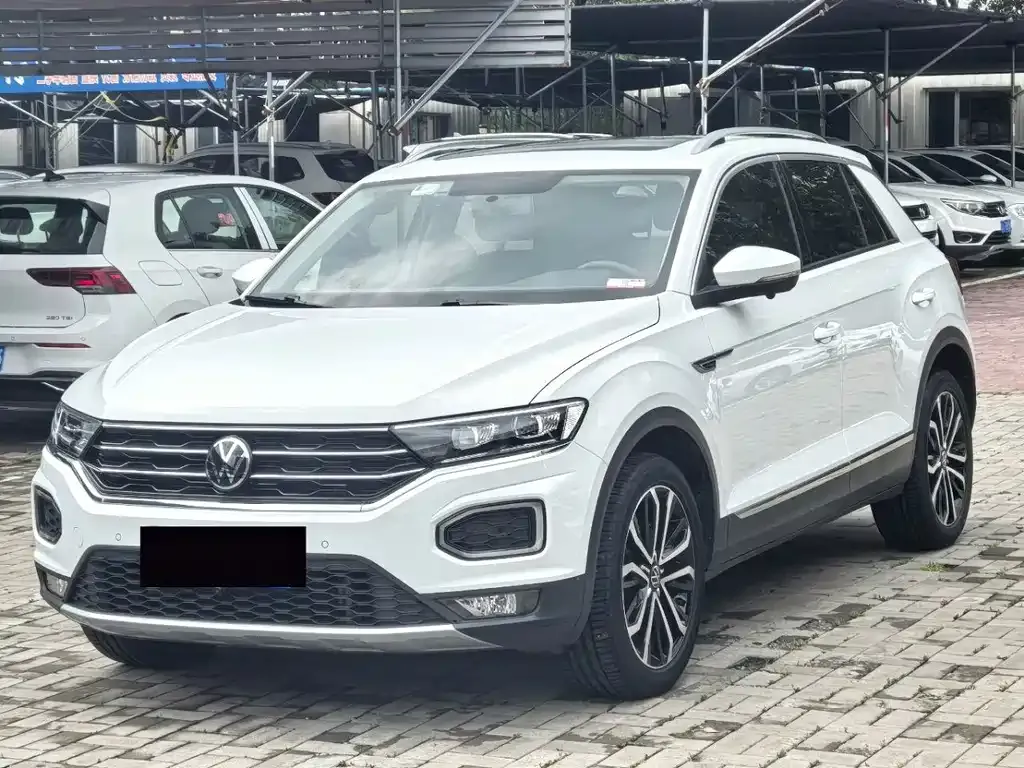 Volkswagen T-Roc — фото 1