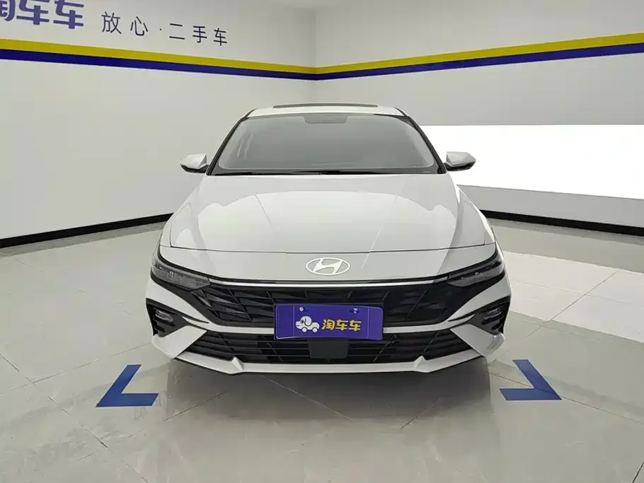Hyundai Elantra — фото 2