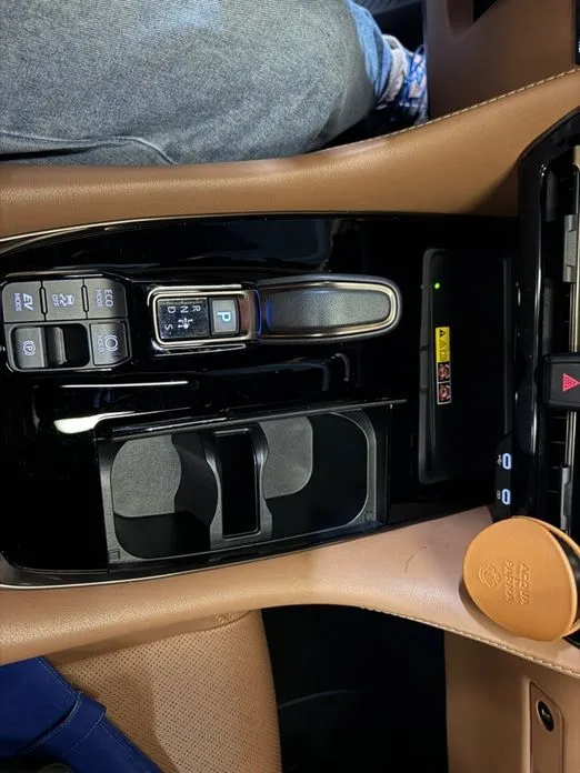 Toyota Alphard — фото 10