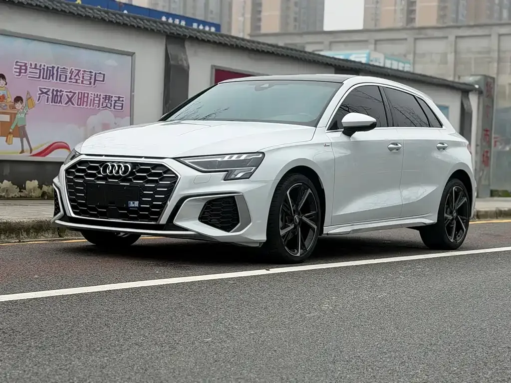 Audi A3 — фото 1