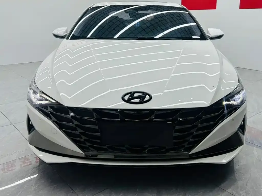 Hyundai Elantra — фото 8