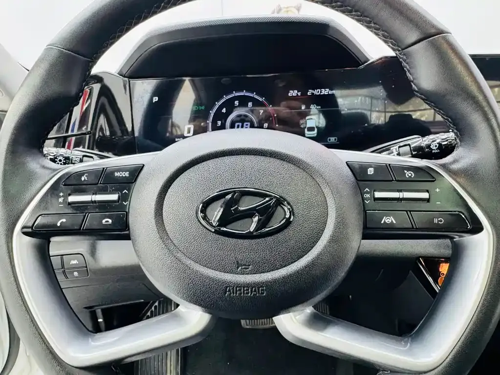 Hyundai Elantra — фото 7