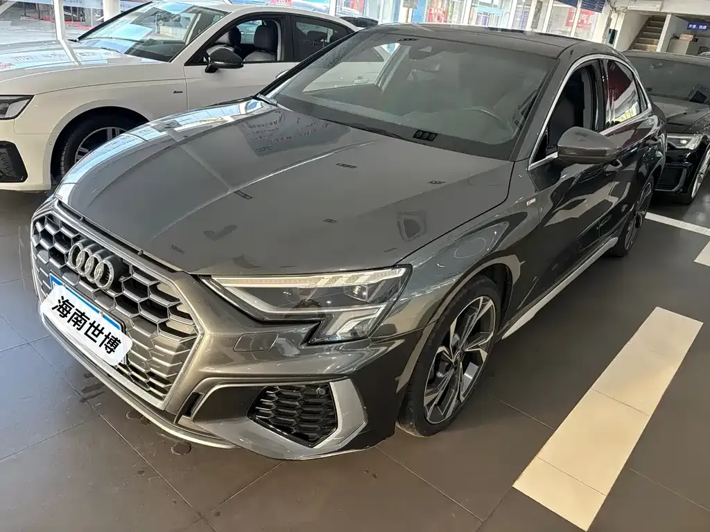 Audi A3 — фото 1