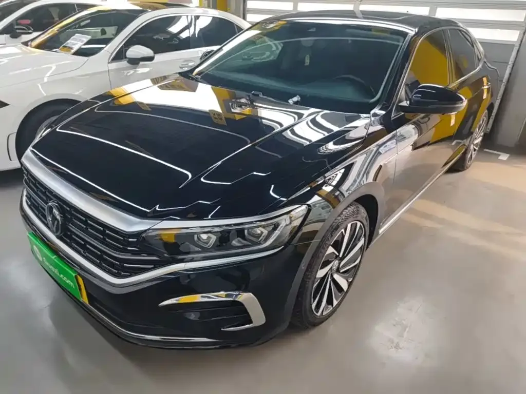 Volkswagen Passat — фото 1