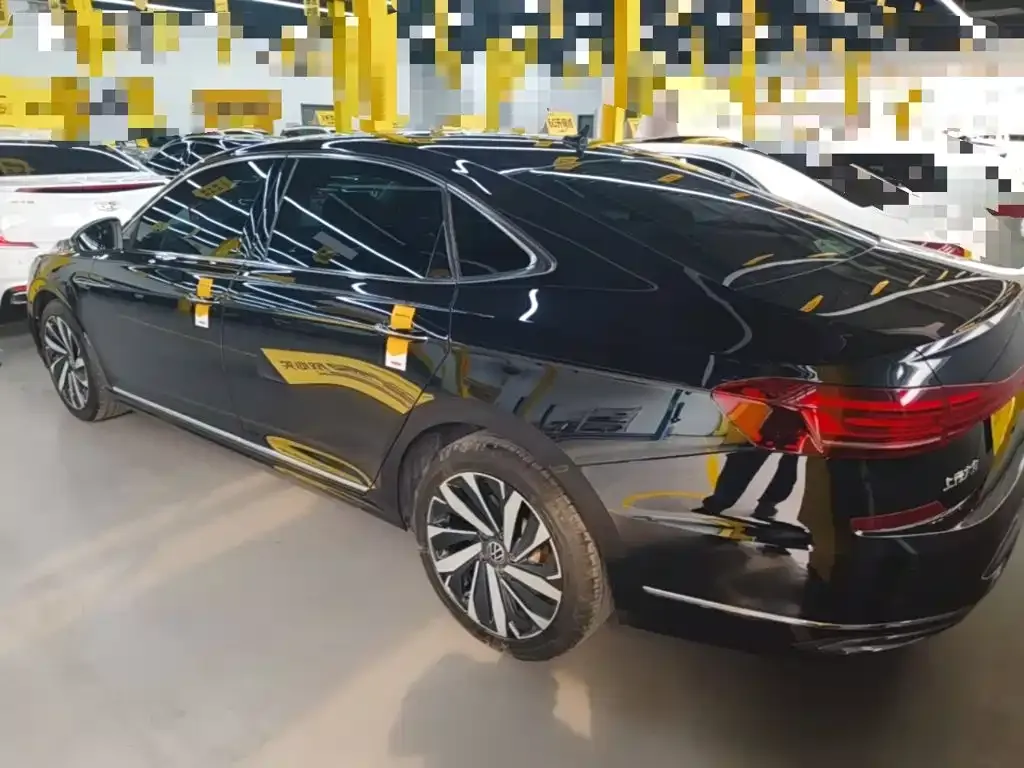 Volkswagen Passat — фото 10