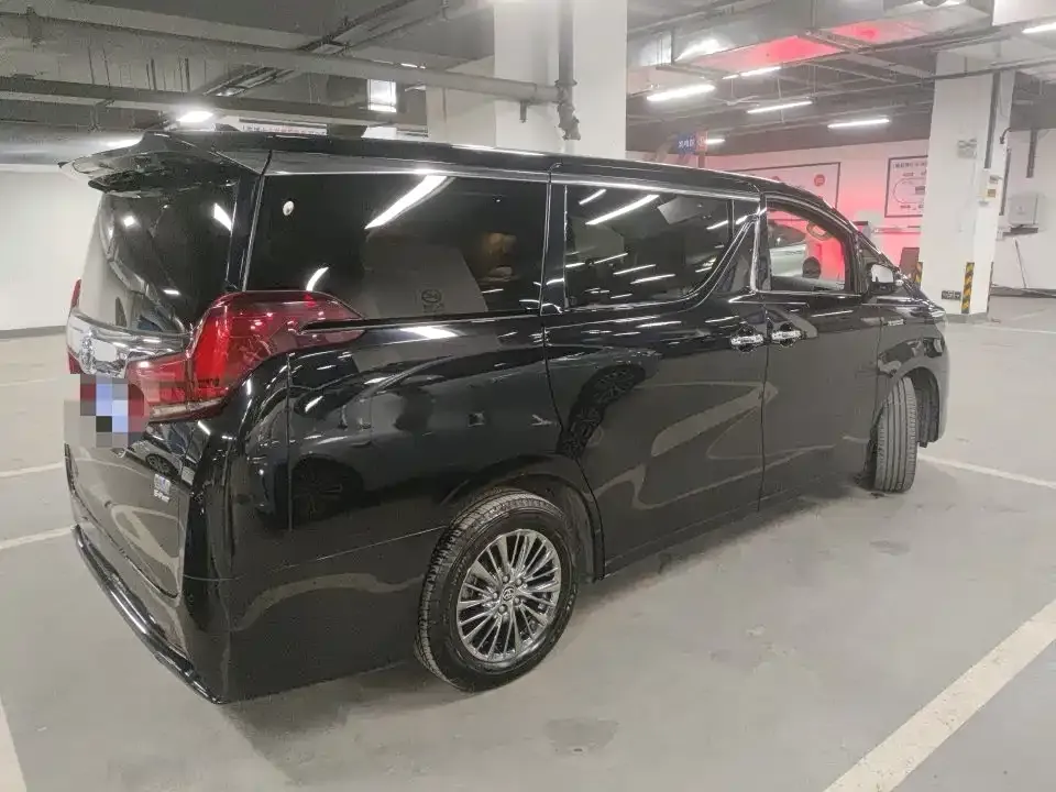 Toyota Alphard — фото 2