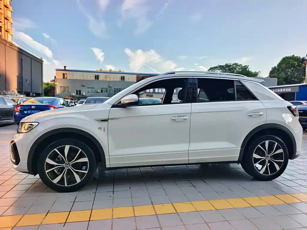 Volkswagen T-Roc — фото 4