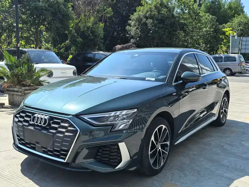 Audi A3 — фото 1