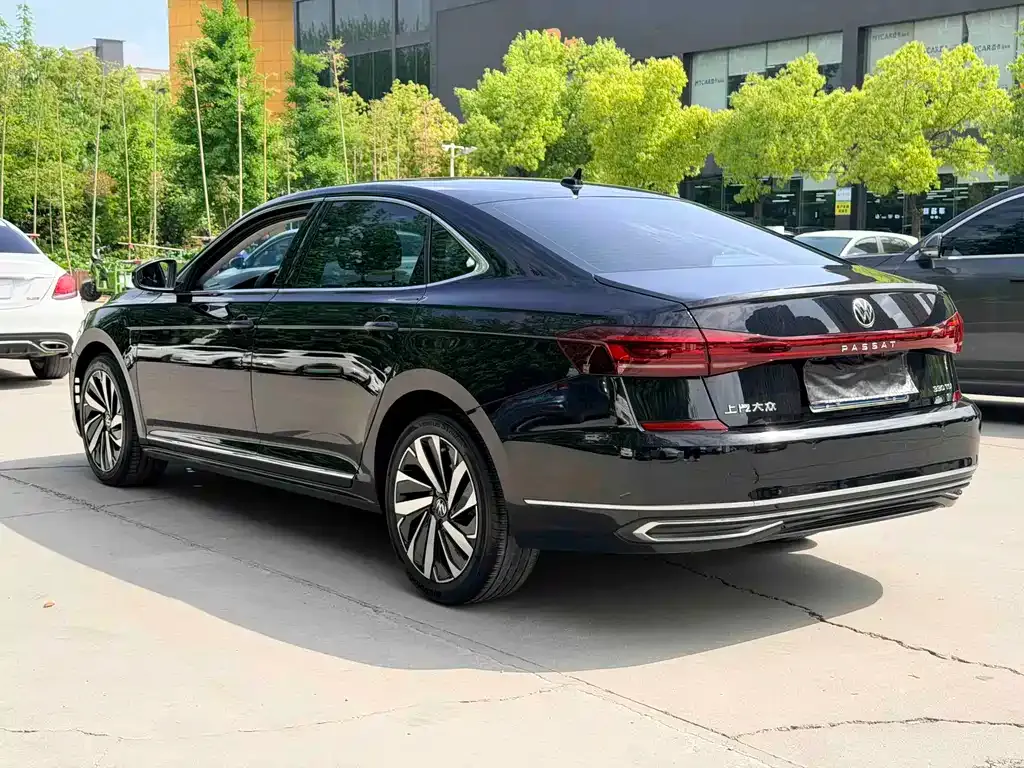 Volkswagen Passat — фото 4