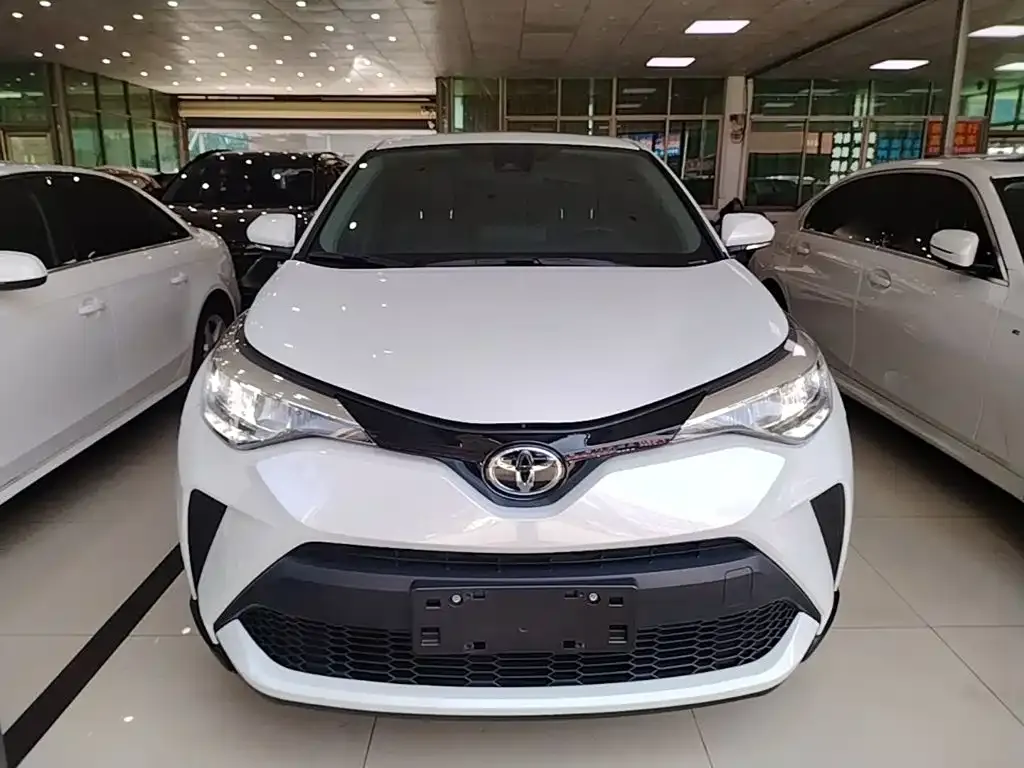 Toyota C-HR — фото 10
