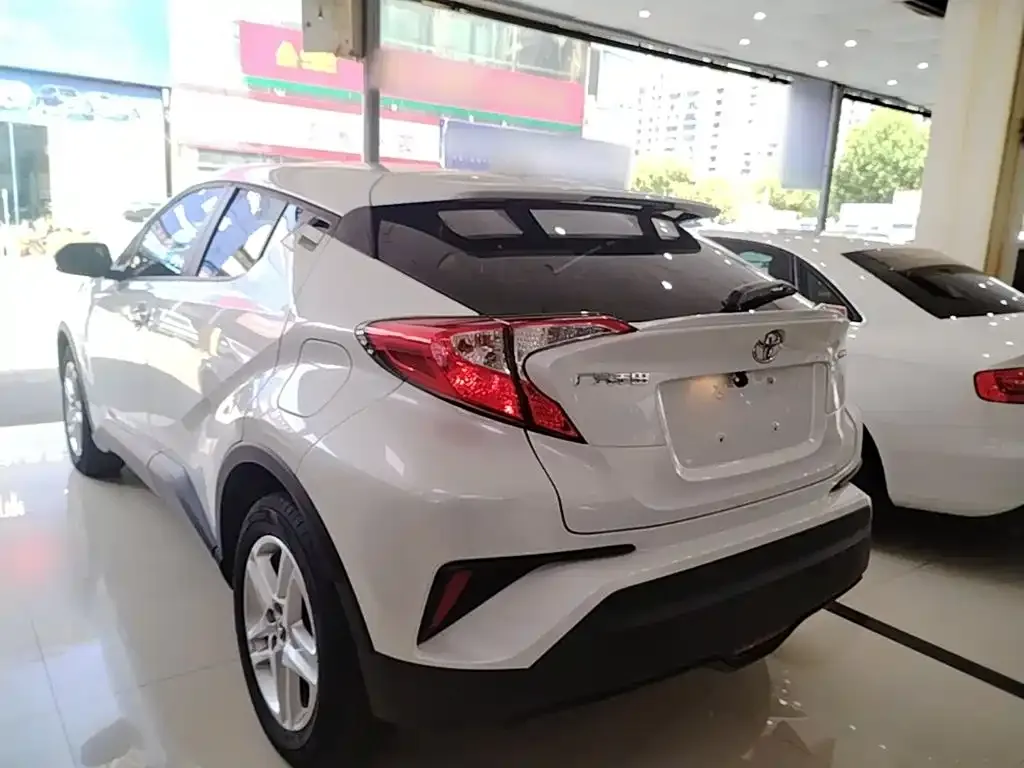 Toyota C-HR — фото 4