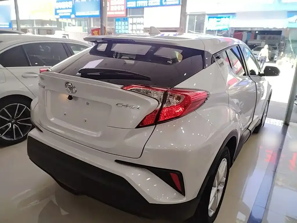 Toyota C-HR — фото 3