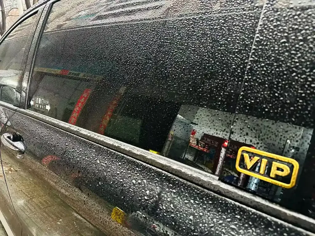Toyota Granvia — фото 6