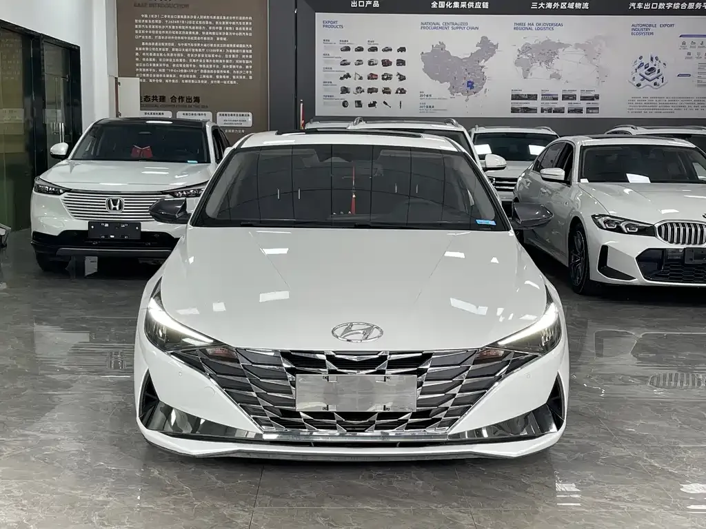 Hyundai Elantra — фото 4