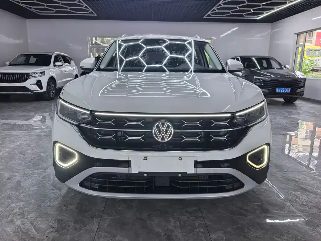 Volkswagen Tayron — фото 1