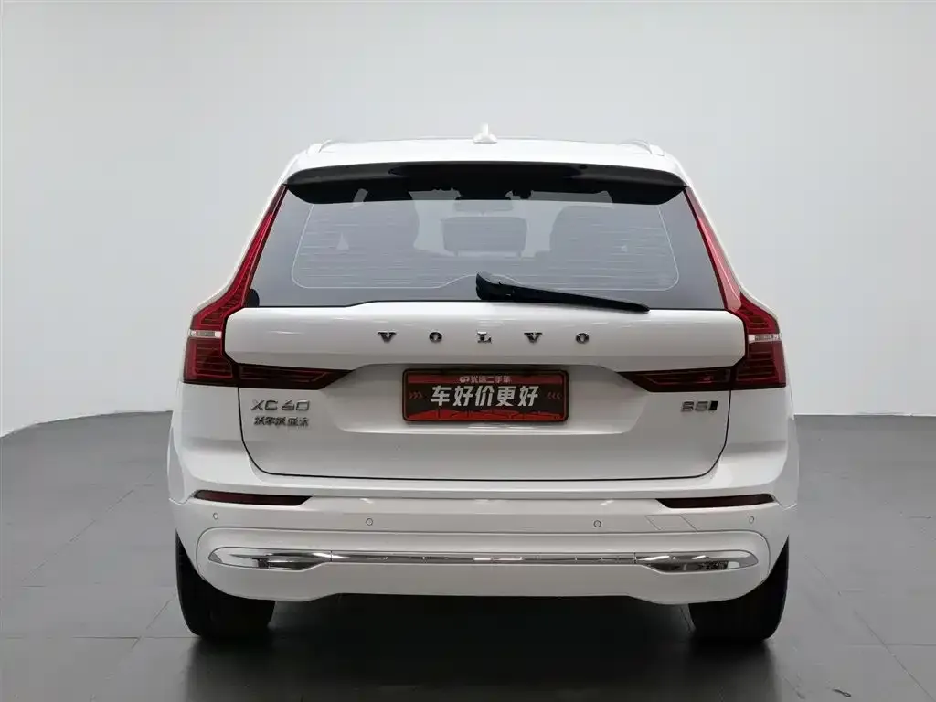 Volvo XC60 — фото 7