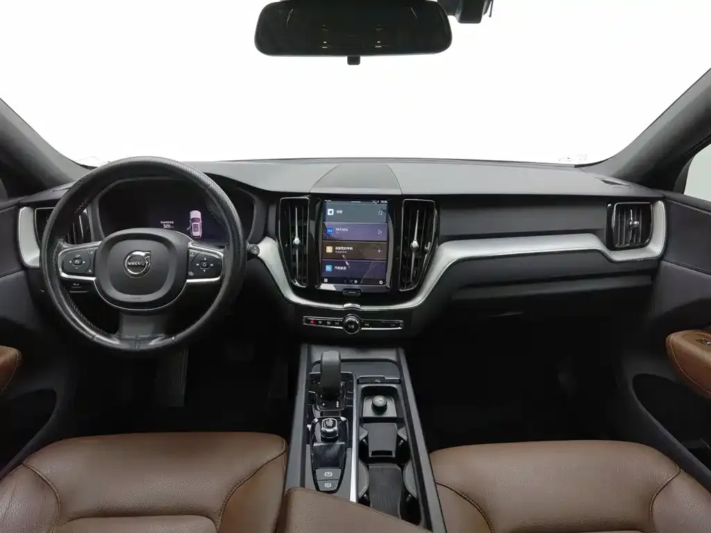 Volvo XC60 — фото 3