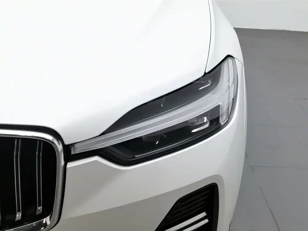 Volvo XC60 — фото 4